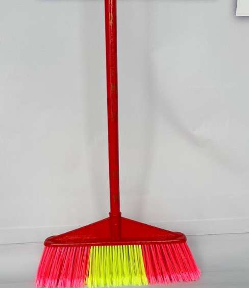 JMHB broom 96 cm; plastic hard hair