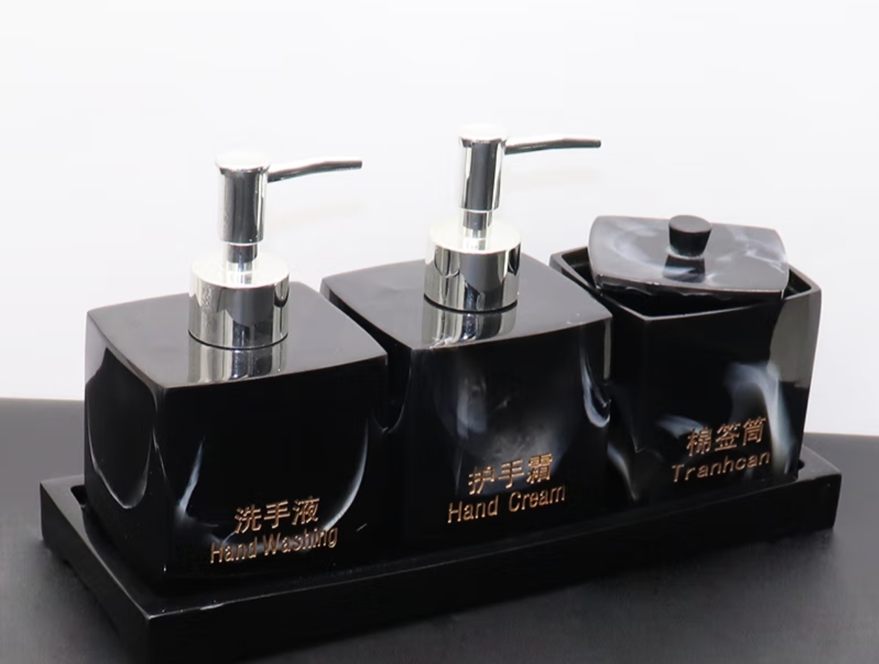 McQueen, bath box, square handwasher *2 square distillation *1 medium tray* One