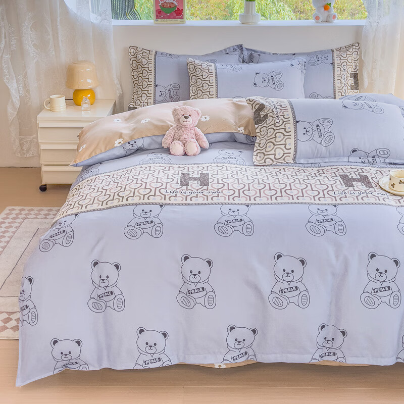 ROMAN ROLAND/ROMROL BEDSHEETS WITH FOUR PAIRS OF HAIR GRINDING TODDLERS 40 SETS: FOUR PACKAGES SIZE: SET 200*230CM/BEDPIECE 230*240CM/ PILLOWCASE 48*74CM*2