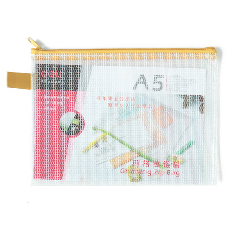 HARD ZIPPER BAG 5591 DIMENSION: A5 MATERIALS: PVC COLOUR: WHITE THREAD: 15C